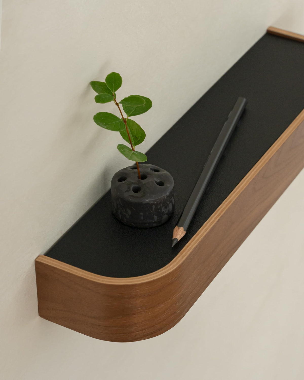 Walnut Wall Key Rack with Top Shelf, 8 Hidden Hooks, 12.9 Inch