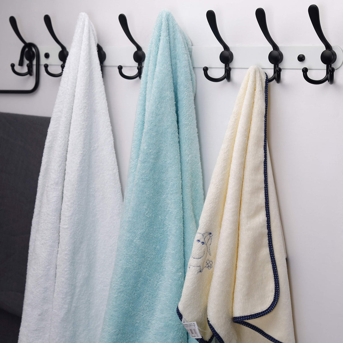 29.5 Inch Wall Coat Rail with 8 Tri Hooks, White and Black