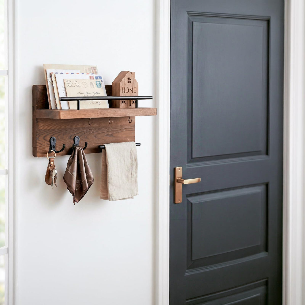 Rustic Key Rack with 5 Hooks and Mail Shelf, Pine Wood and Metal, Brown
