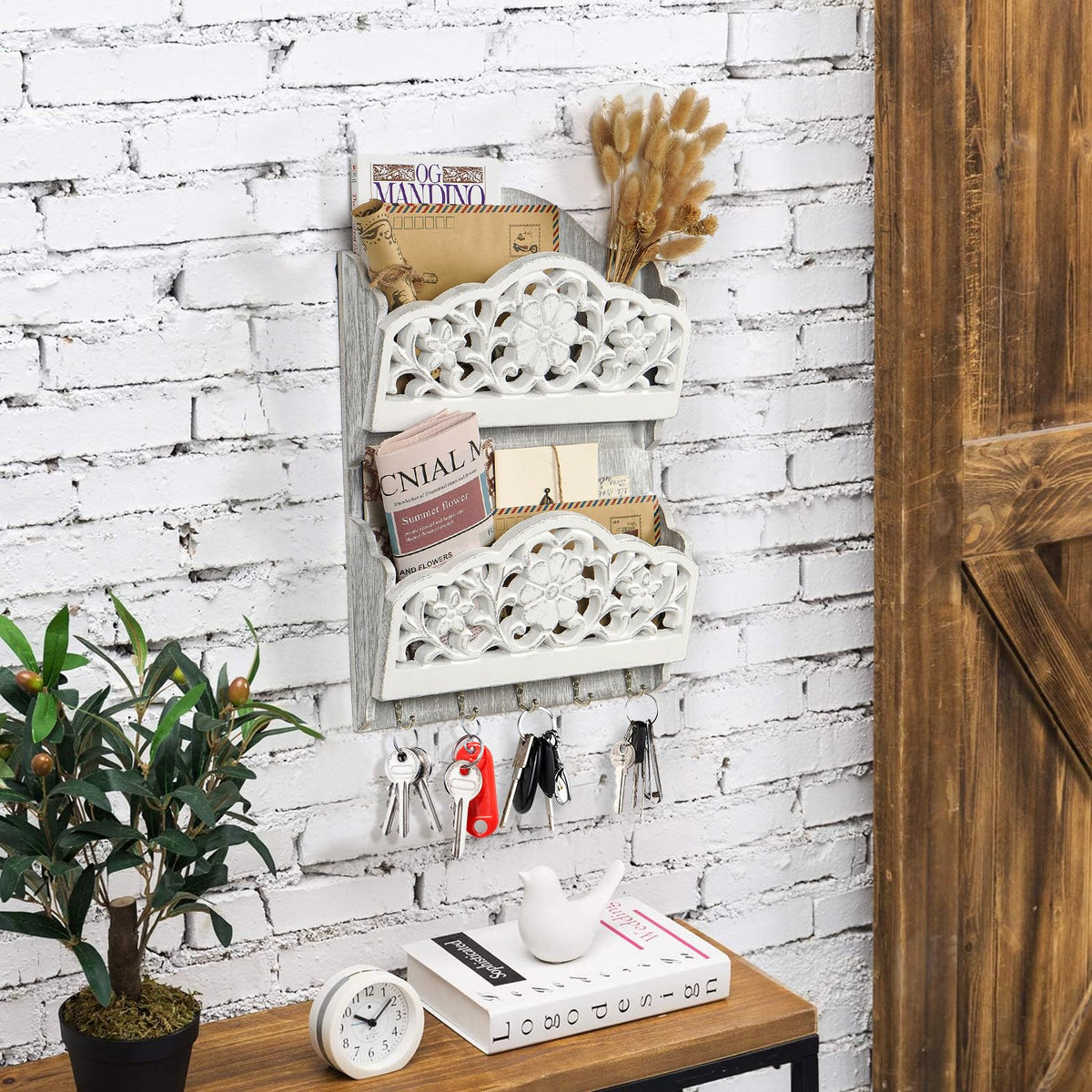 White Wood Mail and Key Holder, 2 Slots, 5 Hooks, Cut-Out Pattern